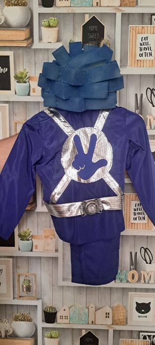 Продам новогодние костюмы.