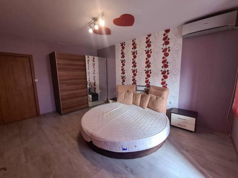 Дава се под наем Тристаен апартамент в София, Люлин 6 - 113 кв.м за 700 € - Снимка #2