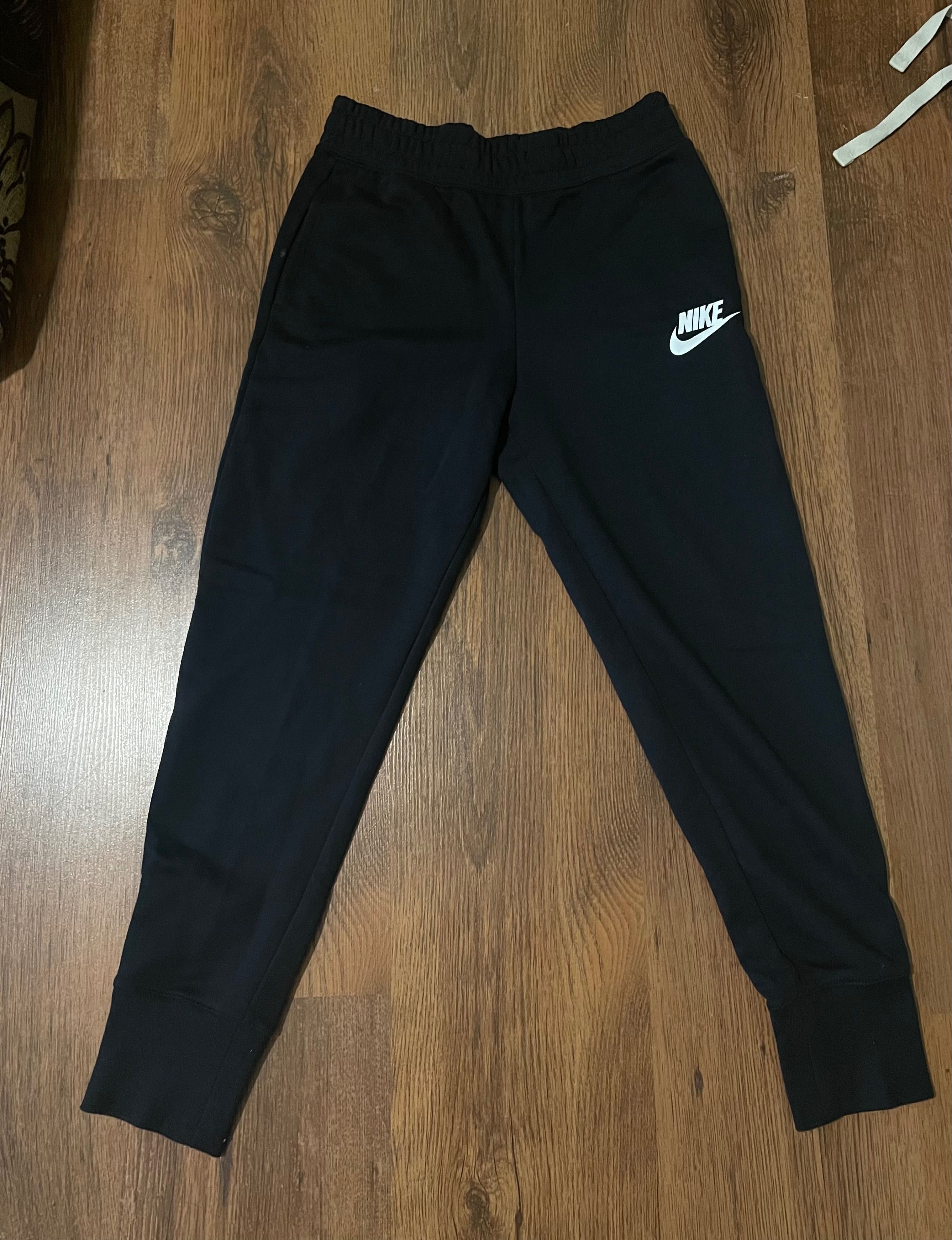 Оригинална долница “Nike”