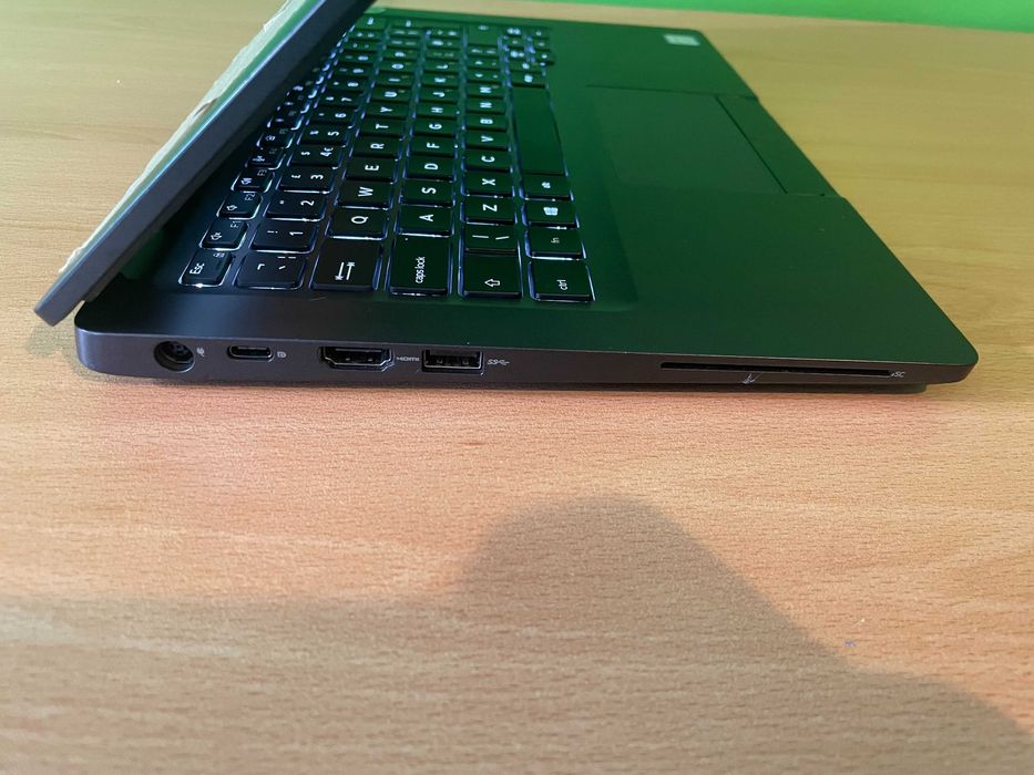 Dell 5300 - 13.3”IPS Touchscreen, 16GB RAM, i5-8265u, 512GB NVMe SSD