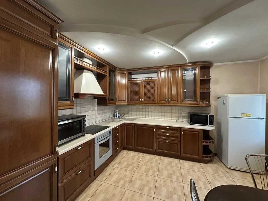 Дава се под наем Двустаен апартамент в София, Център - 55 кв.м за 459 € - Снимка #1