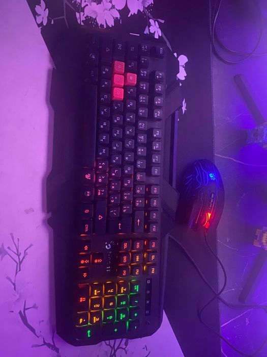 продам комплект от bloody b2500