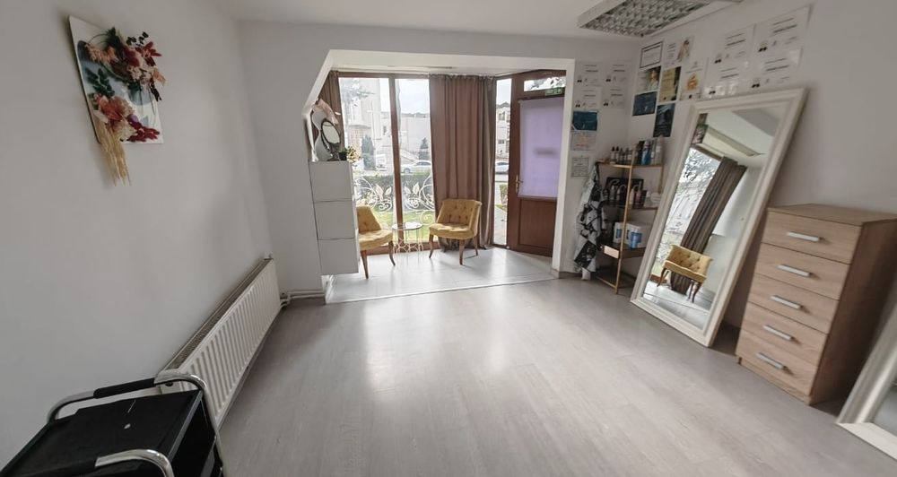 Spatiu comercial  centru langa primarie