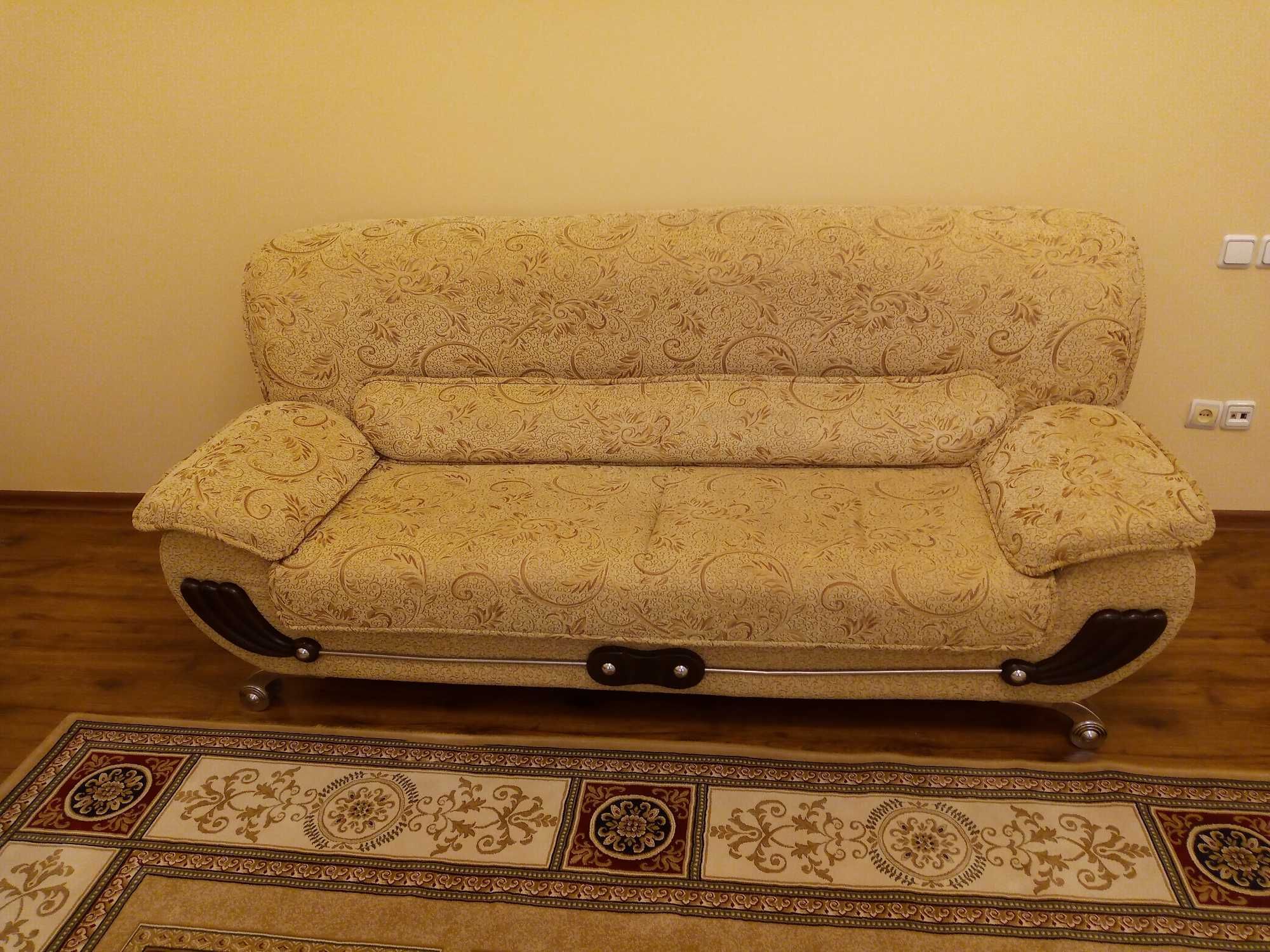 Шикарный диван большой размер и 2 кресла.Цена за все