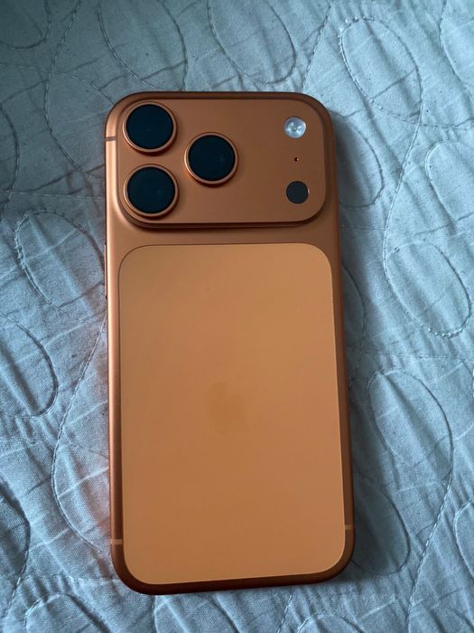 Phone 17 Pro, 256GB, почти новый, использовался 2 дня