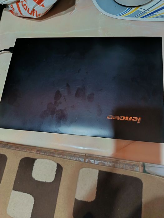 Vand laptop Lenovo