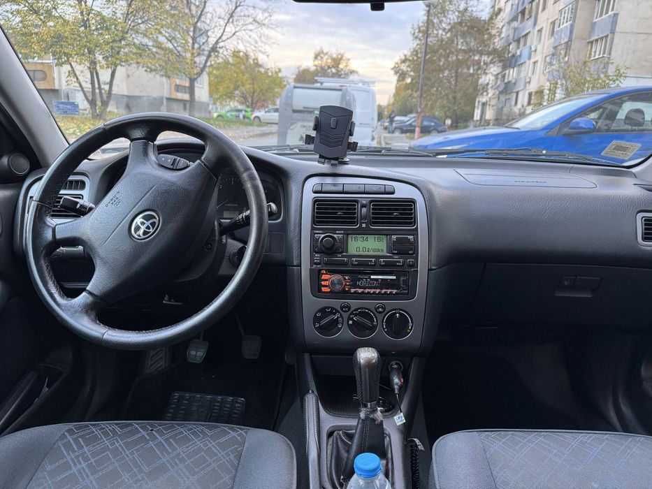 Toyota Avensis 2.0 TDI - Запазен автомобил