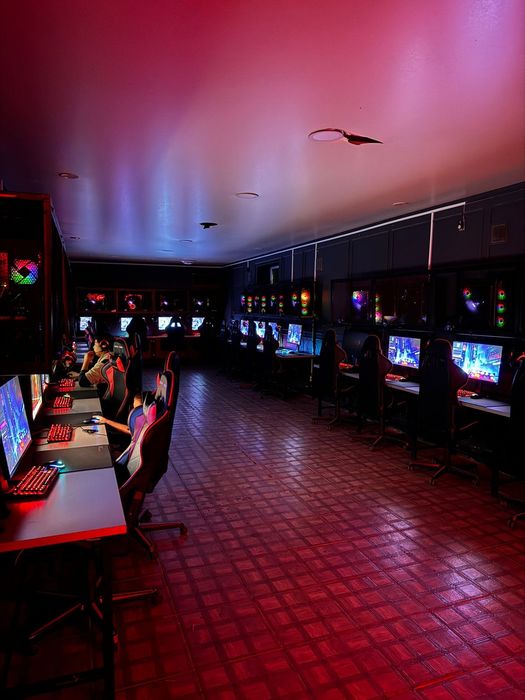 Компьютер клуб продается