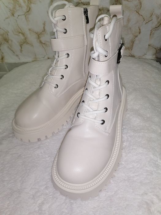 Дамски Бели Боти 41 номер