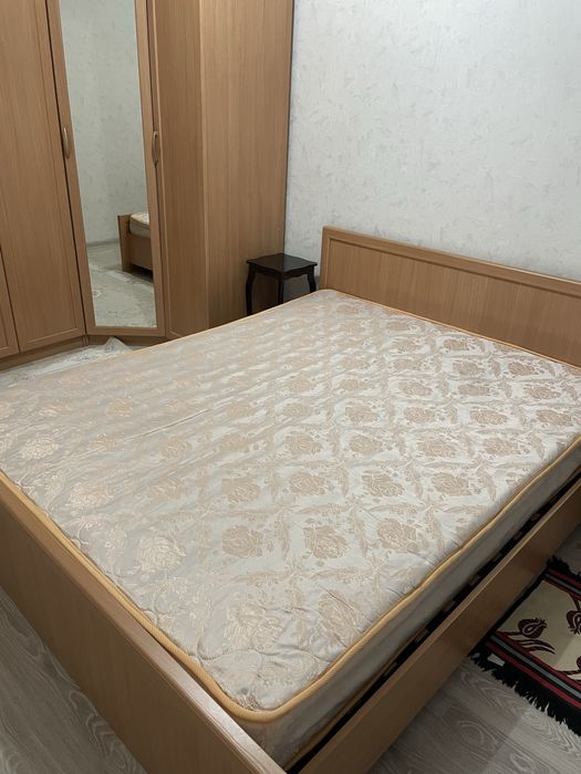 Продам матрас двухспальний