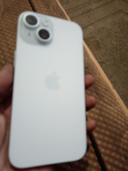 Айфон 15 коробка есть