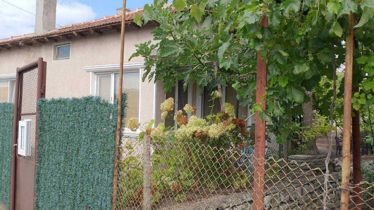 Продава се Къща в Каварна - 82 кв.м за 883 €/кв.м - Снимка #3