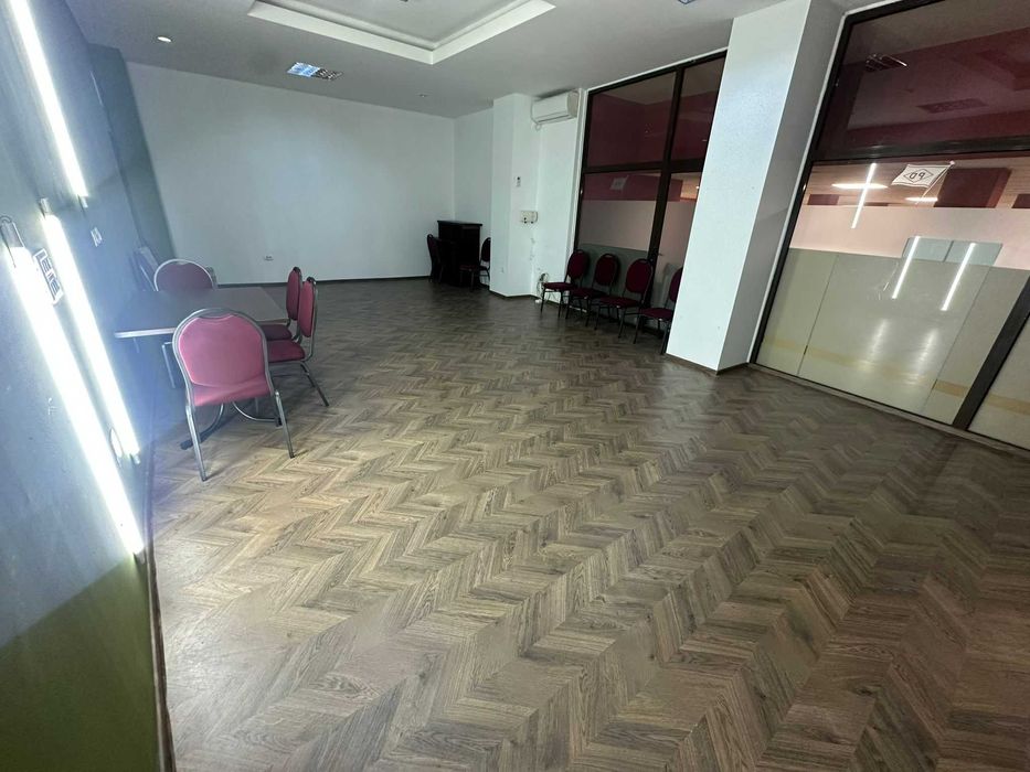 Inchiriez spatiu comercial 80mp B-dul Mamaia hol receptie HotelMegalos