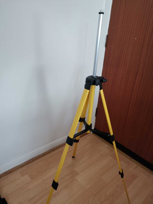 Tripod/Trepied profesional nivela laser, cu lift