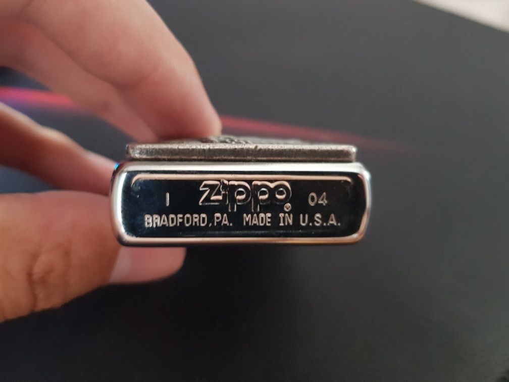 Zippo lighter || zajegalka