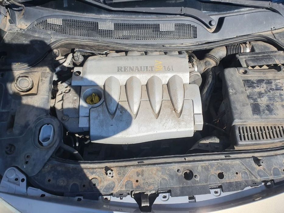 Dezmembrez Renault Megane 2 motor  1.6 benzina 112cp, K4M, Clio cutie de viteze dezmembrari piese