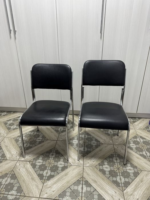 Офисные стулья кожаные