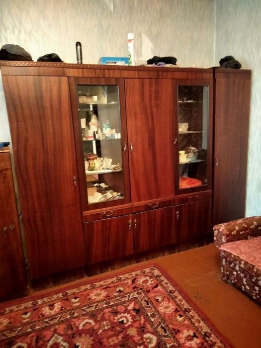 Продаю импортную мебель для гостинной