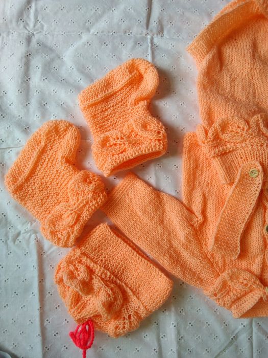 Комплекты и боди для малышей