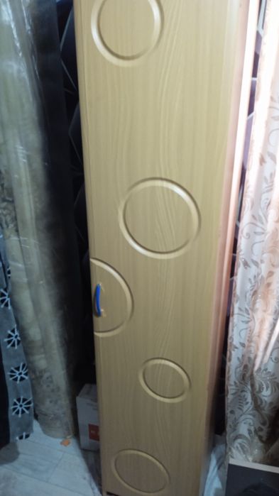 Продам шкаф пенал