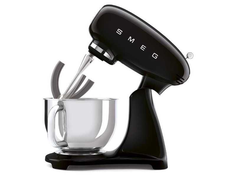 Мощен Планетарен Миксер с Ретро Дизайн SMEG SMF03BLEU
