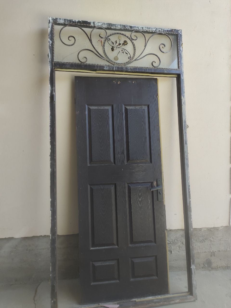 Temir eshik ikki tabaqali