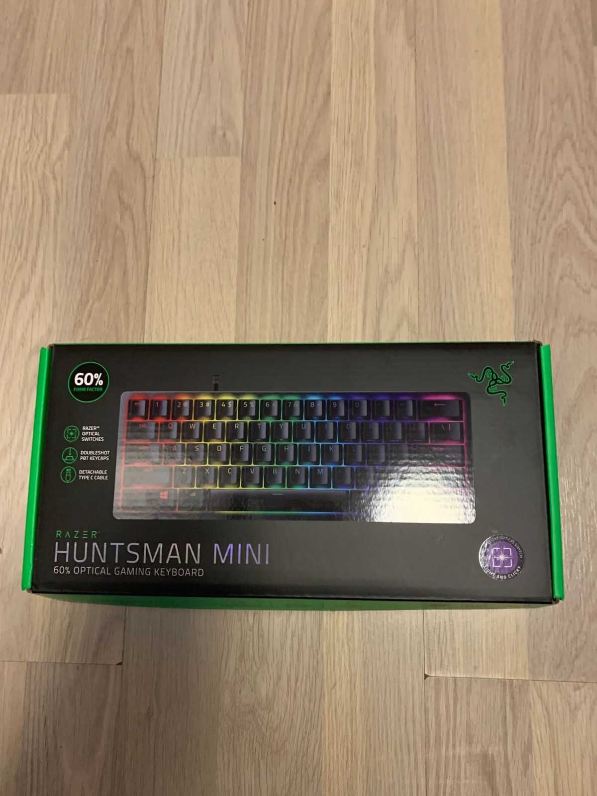 Razer Huntsman mini(черна с лилави суичове)