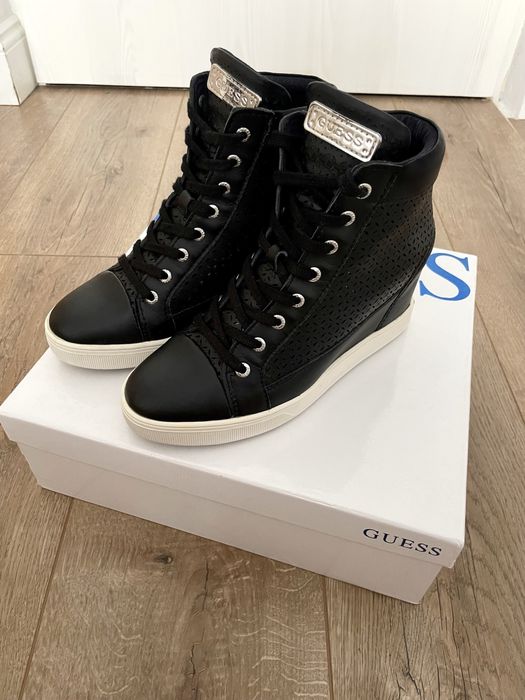 Adidasi din piele Guess