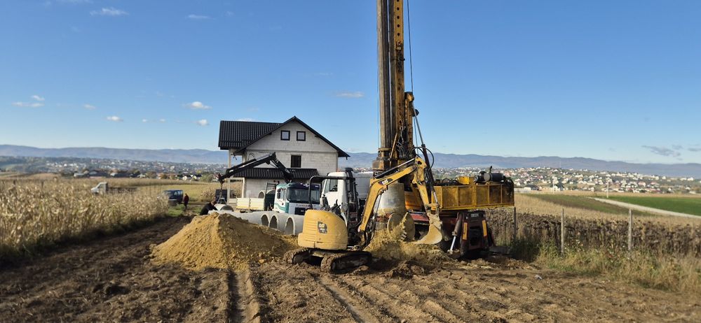 Executam fântâni piloni