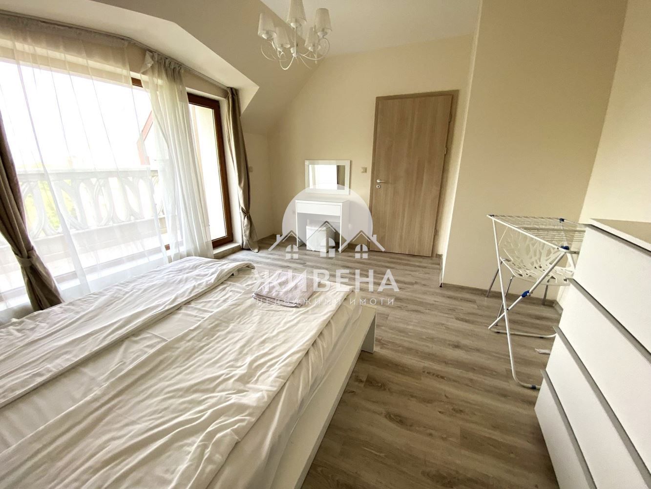 Продавам 3-стаен мезонет, кв. Аспарухово, 165 кв.м, морска панорама