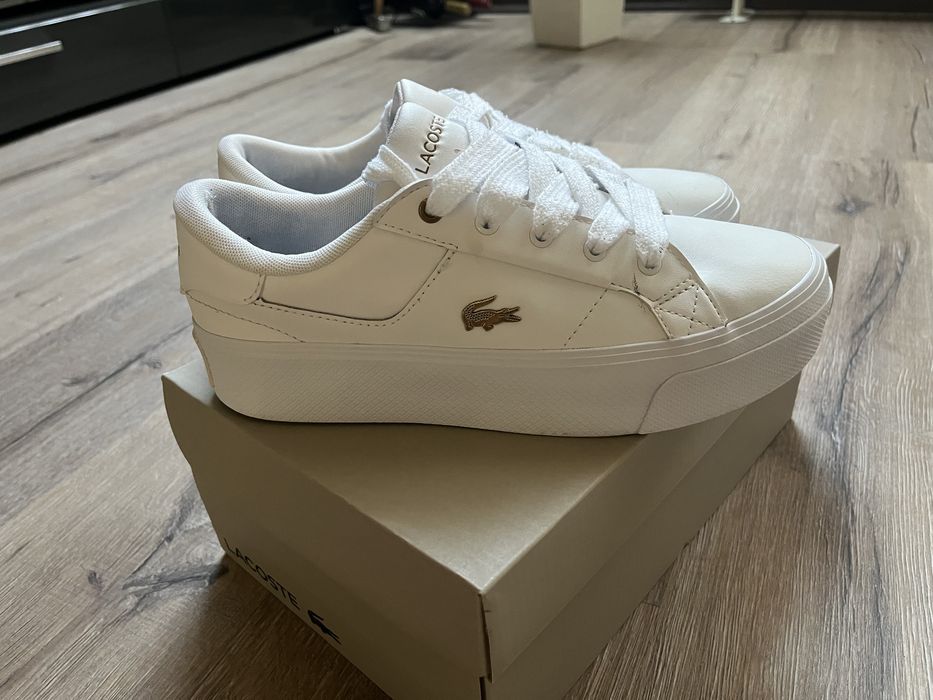 Дамски кецове Lacoste