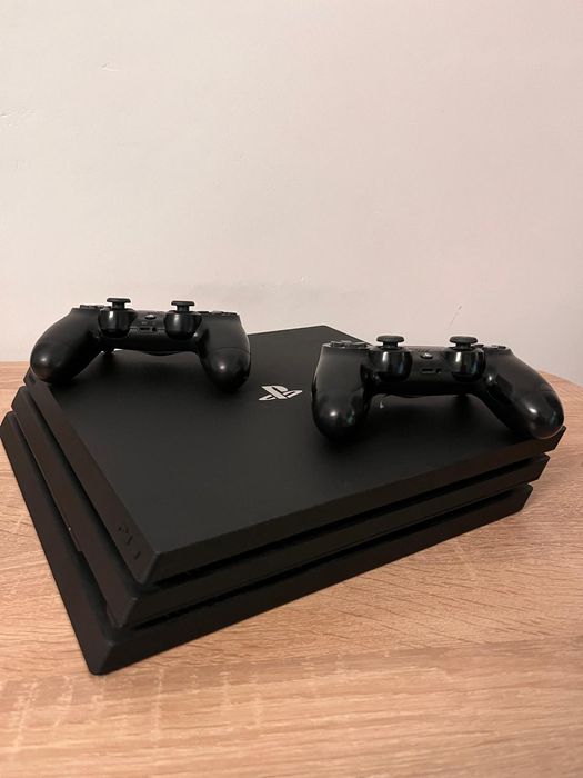 PlayStation 4 pro!! Impecabil !!!