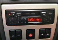 Sistem complet radiocasetofon + 4 boxe Dacia Logan