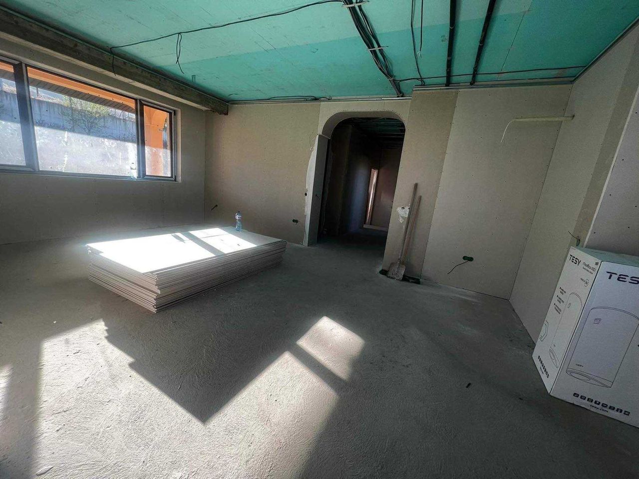 Продава се Къща в Пловдив, Център - 140 кв.м за 1358 €/кв.м - Снимка #2