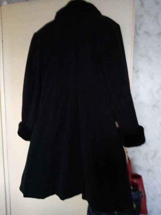 КОМЕНТАР Срахотно брандово палто+пухкава екичка