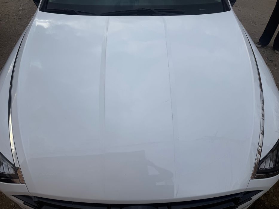 Капот на Hyndai Sonata