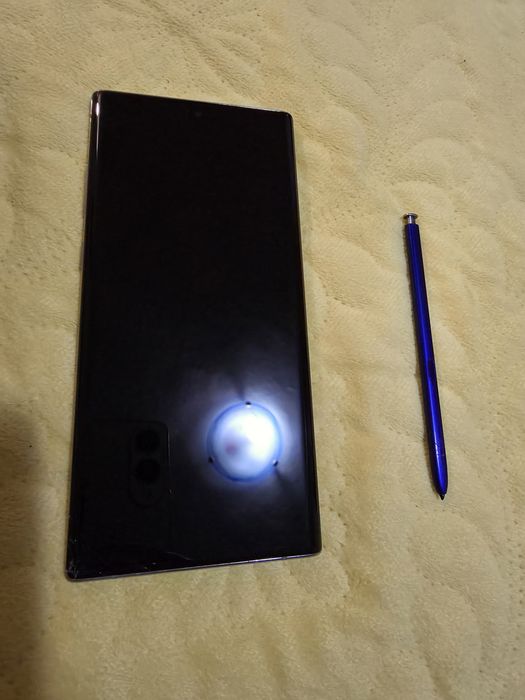 Vând Samsung note 10 plus 12/256 GB(Ecran fisurat)