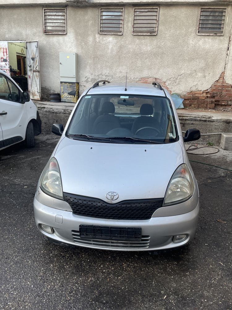 Toyota Yaris Verso на части