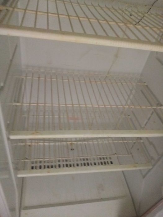 Продавам  хладилник АРИСТОН