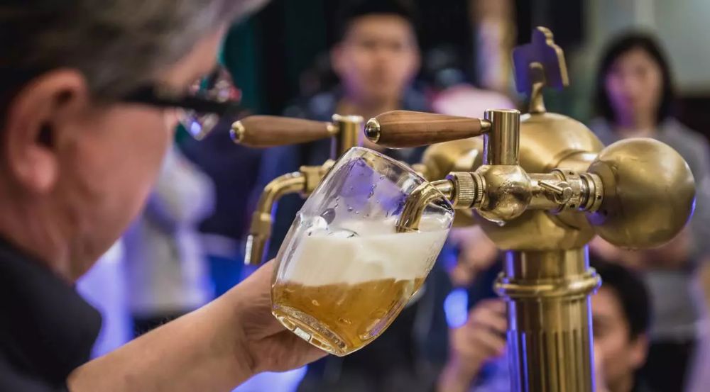 Inchiriere dozator de bere