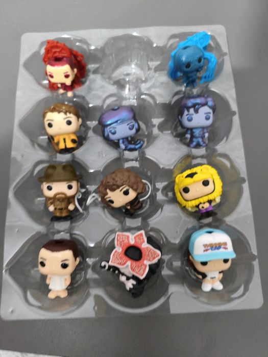 Киндер Джой осд  и Гарри потер продаю этих всех