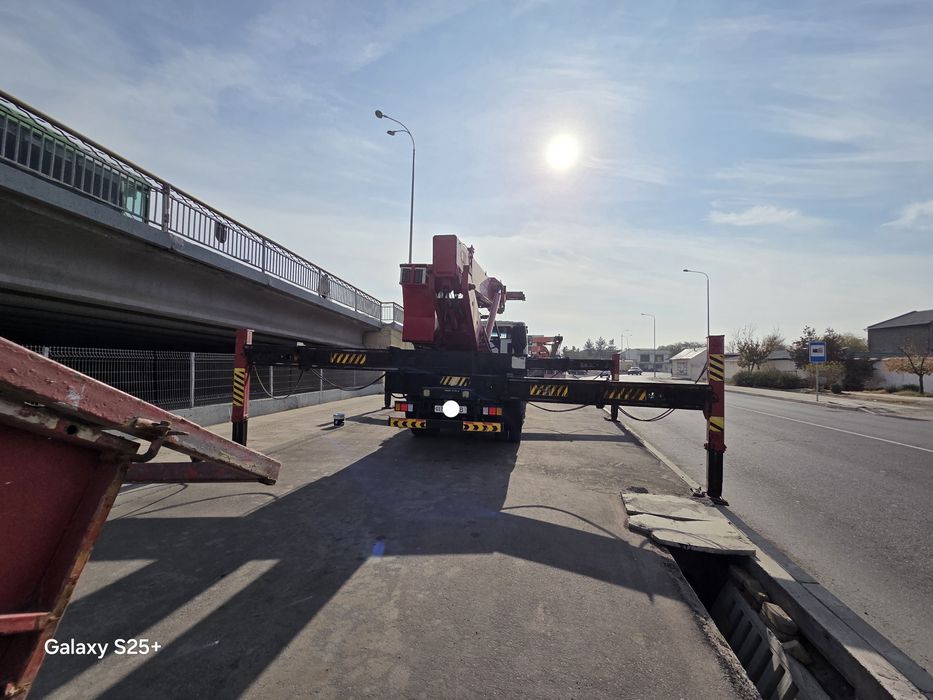 Продаётся автовышка 45 м  2009 года выпуска    отличном состаяние