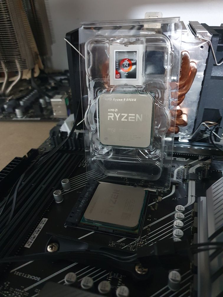 KIT Ryzen 9 3950x / Ryzen 9 5950x+ placa de baza+ cooler Noctua