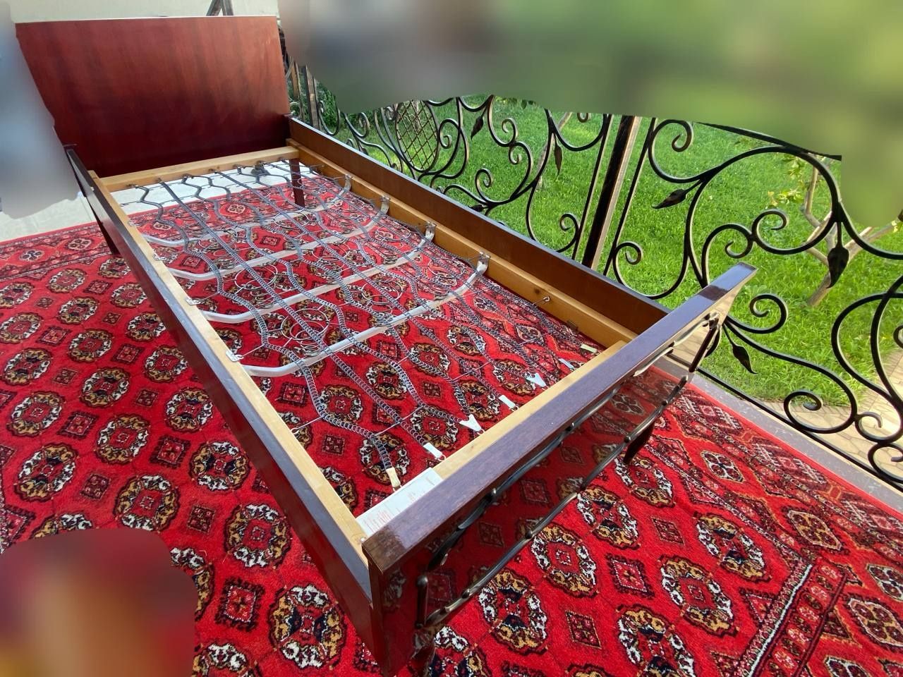 Кровать и матрас