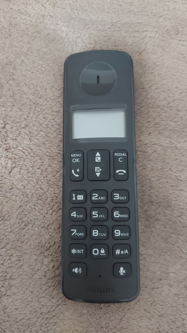 Стационарен телефон Philips D210