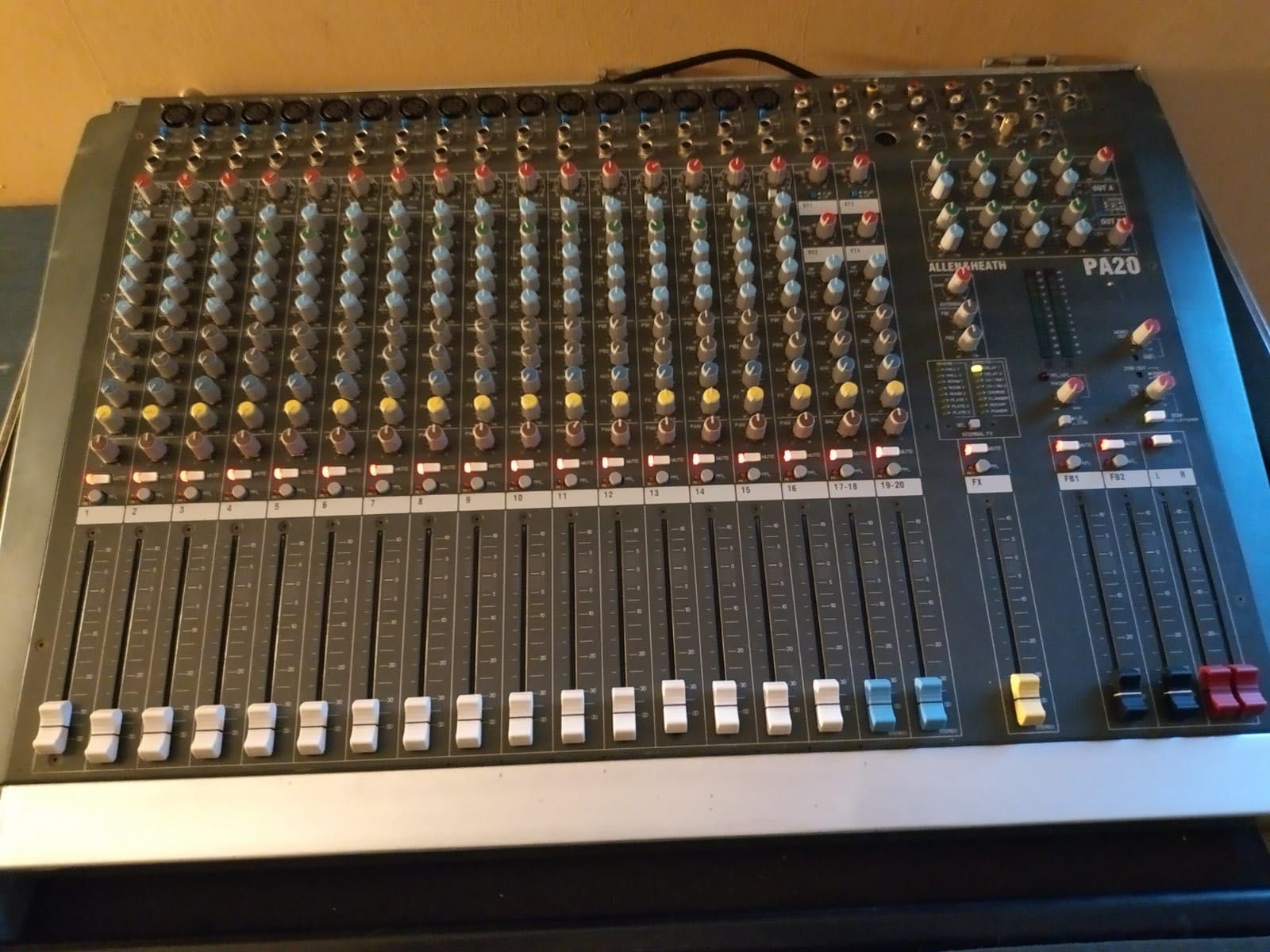 Mixer Allen&Heath PA20