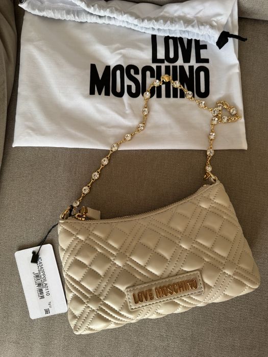 Чисто нова малка чанта LOVE MOSCHINO