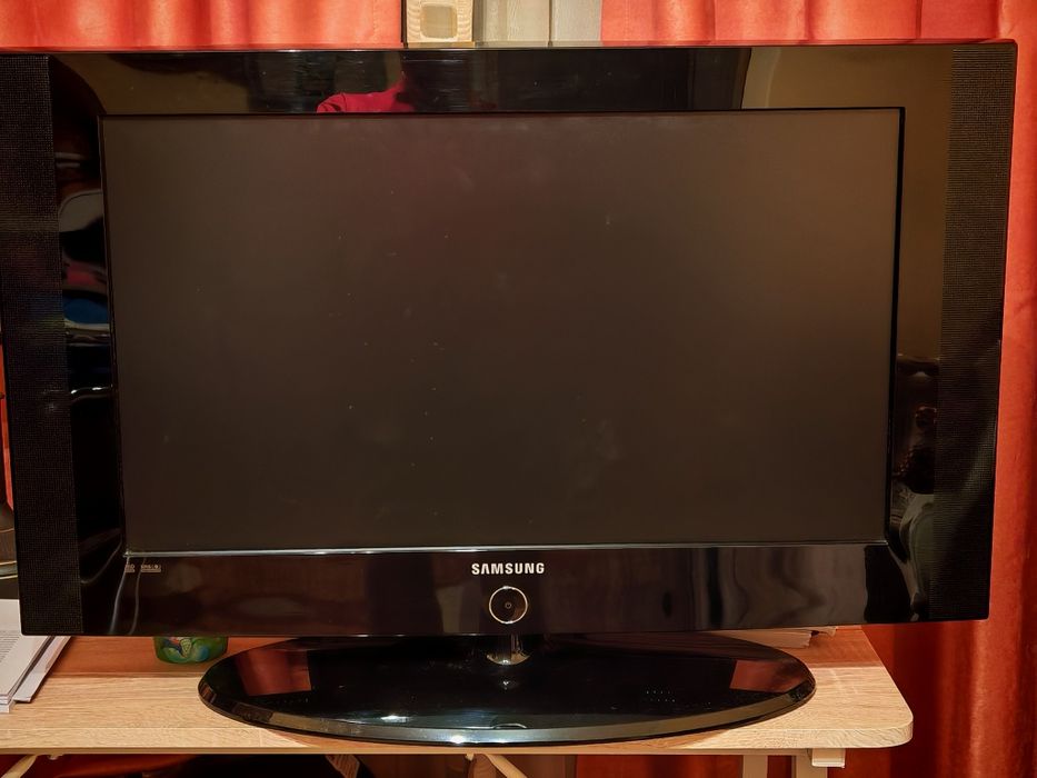 Televizor LCD SAMSUNG 66cm , HD , model LE26A330J1,