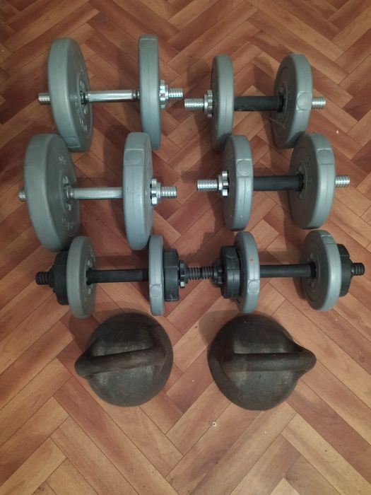 Продам спортивный инвентарь штанги гири гантели