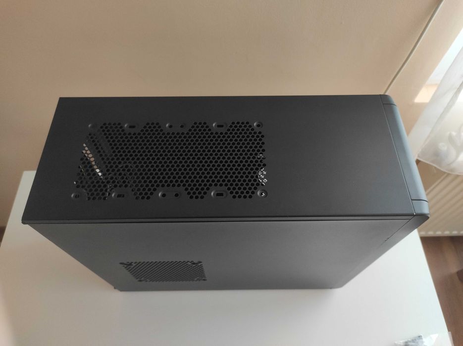 Mid-Tower кутия - Cooler Master N300